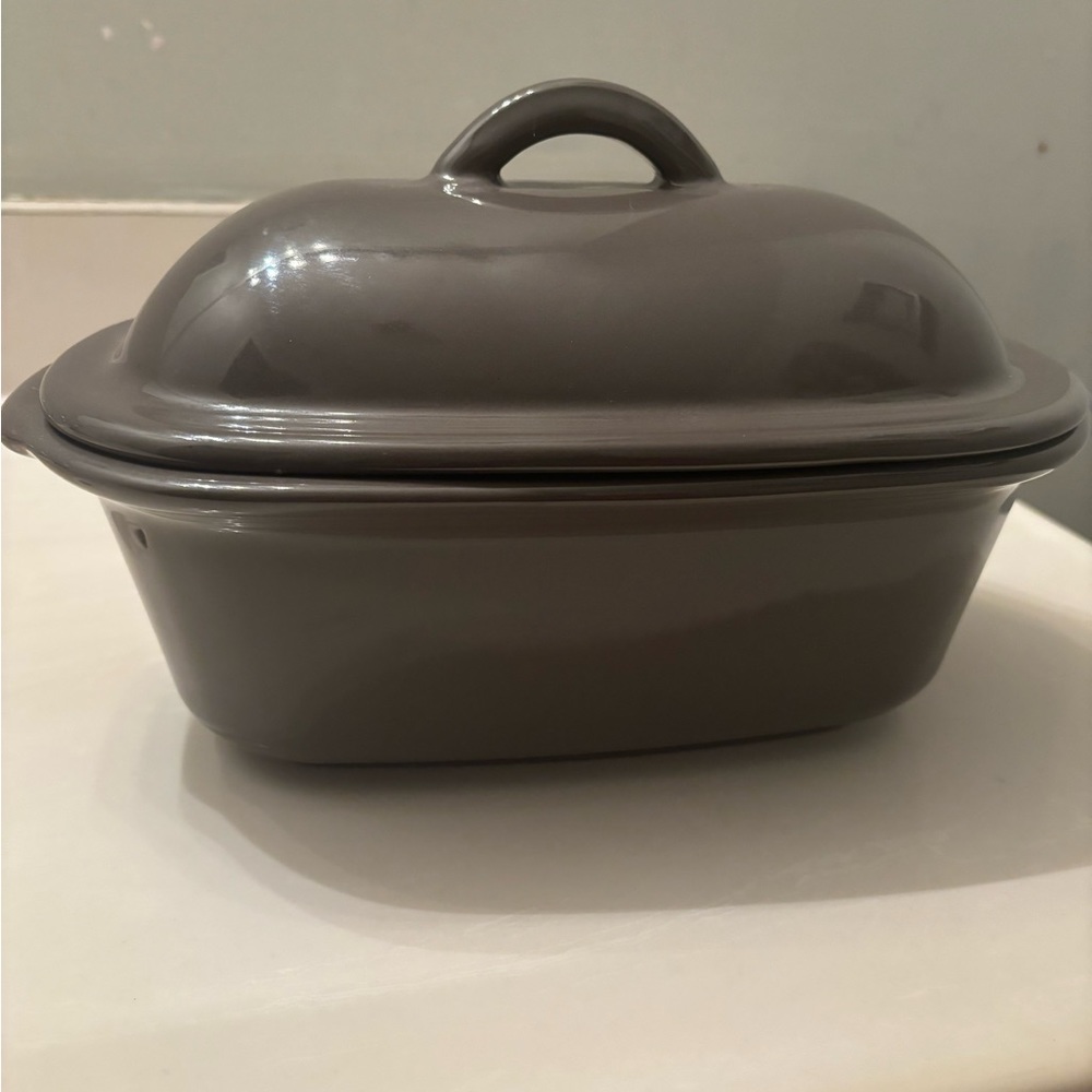 Pampered Chef 1.5 QT Covered Baking Dish
